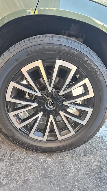 Yungul lehmli 20 lik diskdir. (19"×8J) duymlukdur. Bolt aralığı (PCD -