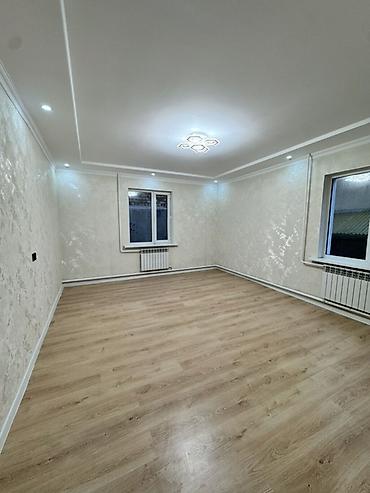 Продажа коттеджей и домов: 🏡 Срочная продажа 2-этажного дома в ж/м Ак-Орго, Бишкек! ✨ 177 м² | 5 — 16