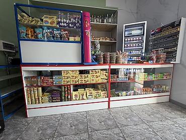Торговые витрины и стеллажи для магазина Комплект оборудования для