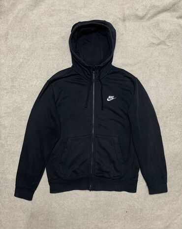 зимний спортивный костюм мужской: Nike original 
Zip hoodie 
Состояние 6/10
Цена 1000