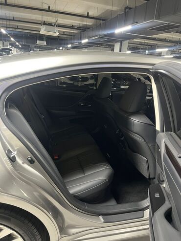 Lexus: Lexus ES: 2020 г. — 14