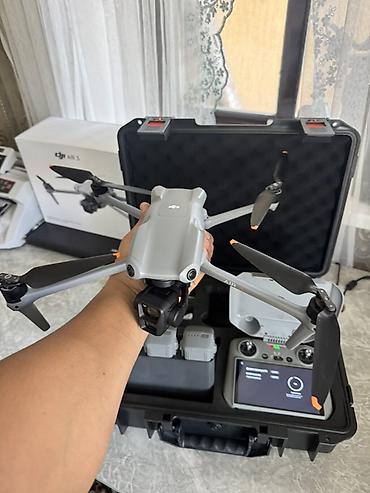 redmi note 11se: DJI Air 3 с пультом DJI RC 2 Ключевые особенности: - Двойная камера — 9