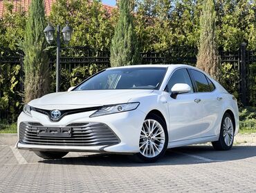 camry: Toyota Camry: 2018 г., 2.5 л, Гибрид, Седан