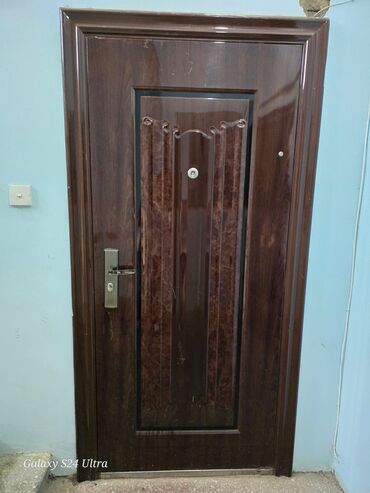 islenmis seyf qapilar: Seyf qapi
150azn
Lokbatan 8588 leli