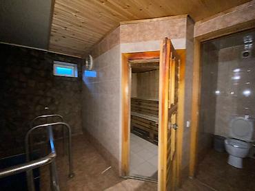 Долгосрочная аренда домов: 750 м², 15 комнат, Евроремонт, Забор, огорожен, Парковка — 15