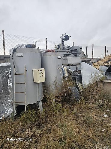 Промышленное оборудование: вертикальные емкости-реакторы с приводом и