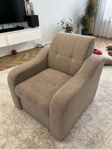 Кресла: Продаю 2 кресла евростиль eurostyle Размер 90*90м, в отличном