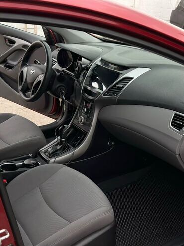 Hyundai: Hyundai Elantra: 1.8 l | 2016 il Sedan — 14