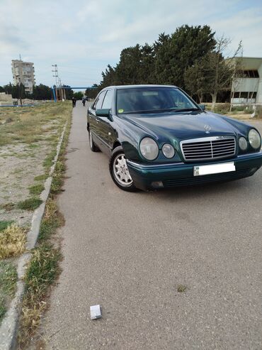 1998 opel: Mercedes-Benz E 220: 2.2 l | 1998 il Sedan