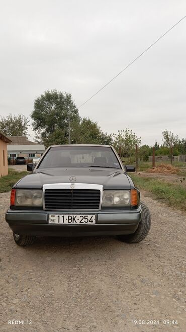 maşın lada: Mercedes-Benz 200: 2.5 l | 1991 il Sedan