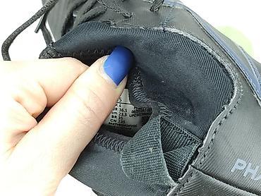 bluzki biale: Buty sportowe Nike, 36, Używany — 6