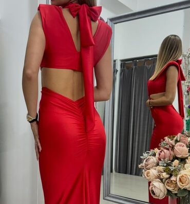 plišana crvena haljina: One size, bоја - Crvena, Večernji, maturski, Kratkih rukava
