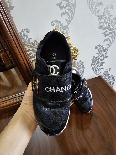 Детская обувь: Продаю обувь для девочки. Обувь новая или в идеальном состоянии ( 1-2 — 9