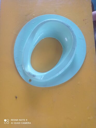 бассейн пластик: Продается Сидушка детский для унитаза.Производство Ссср.прочный