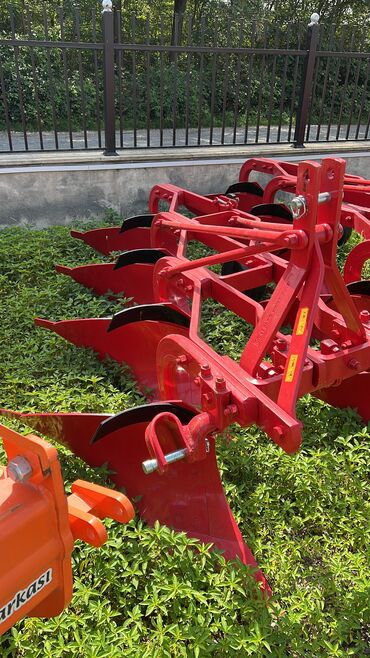 traktor ekskavator satiram: Kotan Alpler. 4 korpuslu 12 nömrə. Türkiyə istehsalıdır