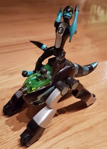 vilenjak igracka: Original cartoon network ben 10 igracka. Masina - vozilo od action