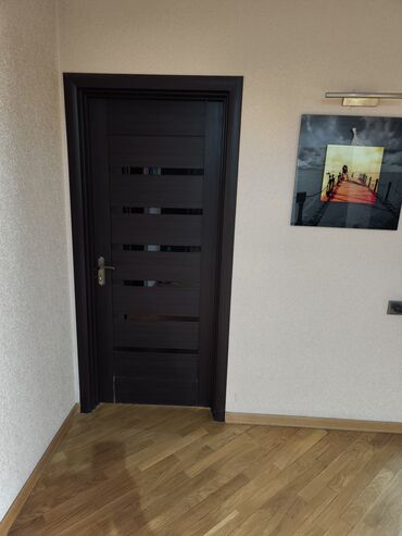 Uzunmüddətli kirayə mənzillər: Geniş və işıqlı mənzil Satilir - Planlama: geniş dəhliz, böyük yataq — 12