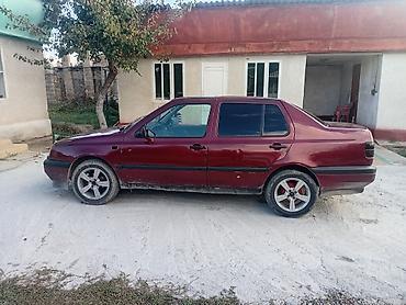 ford focus 1: Volkswagen Vento: 1992 г., Седан — 3