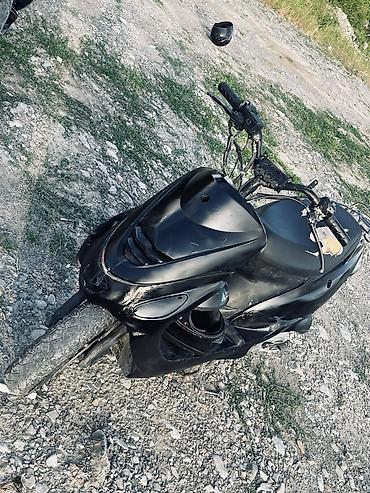 Mopedlər,skuterlər: Salam tam işlek vəziyyətdə otur sür motodu çox şeyi yenisi ile evez — 1