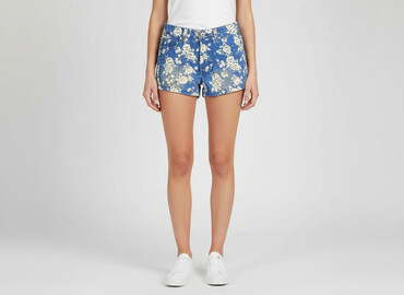 klapki z brylantami: Shorts for women, size S