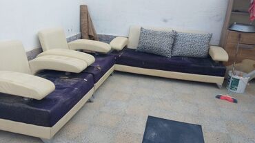 icareye cay evi: Künc divan, İşlənmiş