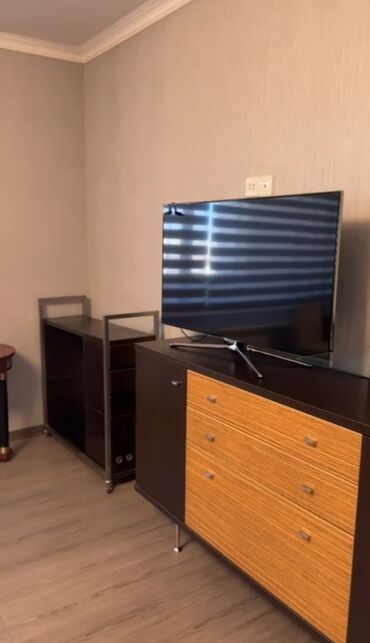 Ofislər: Təcili super təklif!!! 4 otaq bir mətbəx və ela teraslli.Ofis sahəsi – — 3