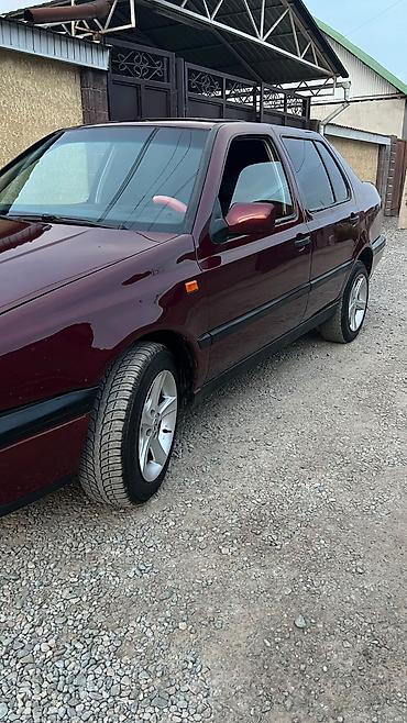 Volkswagen: Volkswagen Vento: 1995 г., 1.8 л, Механика, Газ, Седан — 4
