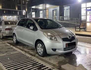 Toyota: Toyota Vitz: 2005 г., 1 л, Вариатор, Бензин