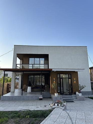 Продажа коттеджей и домов: Срочно продаётся современный дом в стиле хай-тек! 📍 Район Арча-Бешик — 1