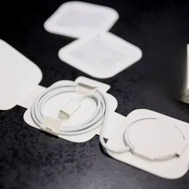 Punjači: Komplet Apple punjač jačine 20W i MagSafe punjač. Odgovara za sve na lalafo.rs — 4 Punjači: Komplet Apple punjač jačine 20W i MagSafe punjač. Odgovara za sve — 4