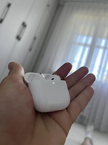 hoco eq34 plus: Беспроводные наушники-вкладыши, Apple, AirPods 4, Б/у — 3