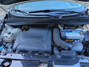 Hyundai: Hyundai ix35: 2 l | 2010 il Krossover — 14