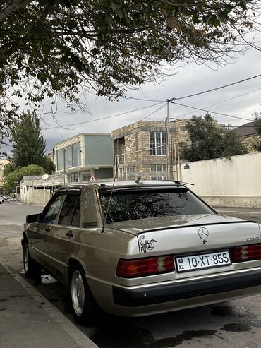 Mercedes-Benz: Mercedes-Benz 190: 2 l | 1991 il Sedan — 3