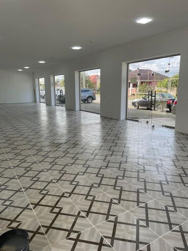 Mağazalar: Salam aleykum xacmaz niyazabad yolu pive zavodun yanı 200 kvadrat tam — 3