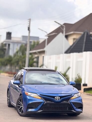 авто в рассрочку без процентов: Toyota Camry: 2018 г., 2.5 л, Типтроник, Бензин, Седан