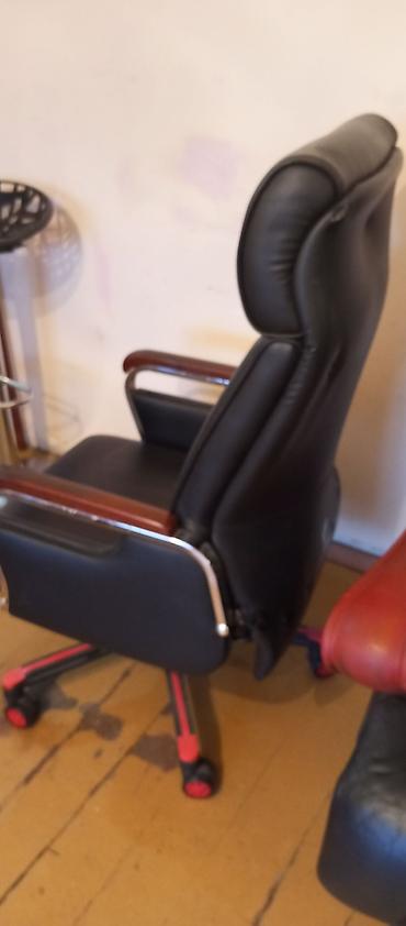 Офисные кресла: Офисное кресло, Б/у, С колесиками, Самовывоз — 10