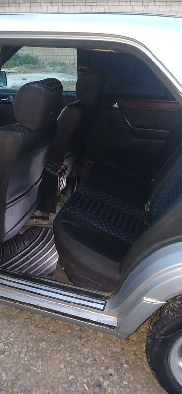 Mercedes-Benz: Mercedes-Benz W124: 2.8 l | 1994 il Sedan — 2