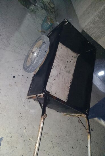 Садово-строительные тачки и тележки: Садово-строительная тачка и тележка, Стальная, Одноколесная, В розницу — 14