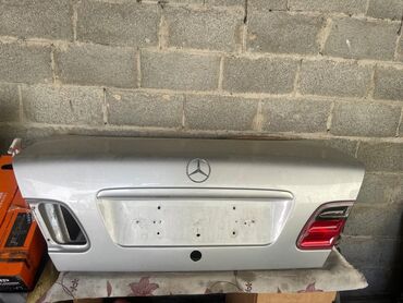 дерево 210: Багажниктин капкагы Mercedes-Benz, 2002 г., Колдонулган, Оригинал