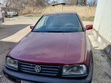 Volkswagen: Volkswagen Vento: 1993 г., 1.8 л, Механика, Бензин, Седан