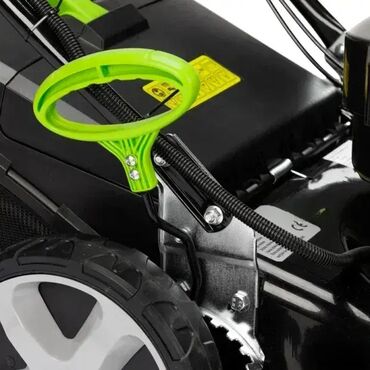 Kosilice i trimeri: Samohodna motorna kosačica savremenog dizajna sa električnim startom i na lalafo.rs — 9 Kosilice i trimeri: Samohodna motorna kosačica savremenog dizajna sa električnim startom i — 9