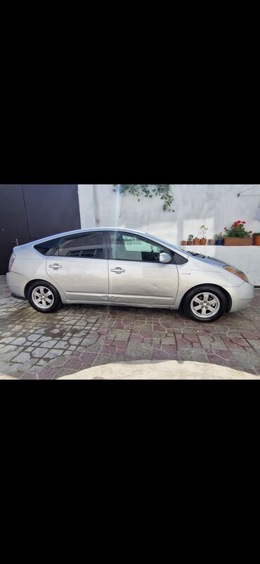 Toyota: Toyota Prius (2-ci nəsil) hibrid hatchback - Gümüşü rəng - 5 qapı, 5 — 3