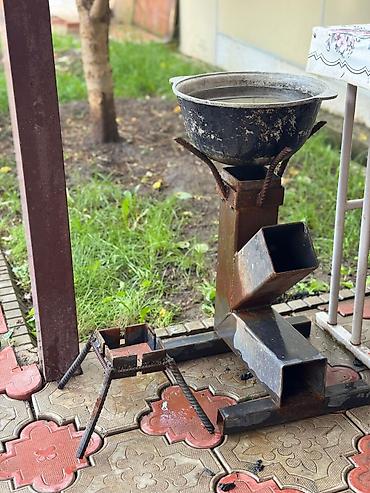 Кухонные принадлежности: Продаётся таганок (очок), для выезда на природу, в комплекте с — 1