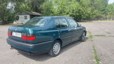 авто прсеп: Volkswagen Vento: 1995 г., 1.8 л, Механика, Бензин, Седан