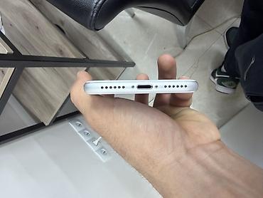 Apple iPhone: IPhone 8, Б/у, 64 ГБ, Белый, 100 % — 8