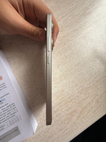 Poco: Poco F6, rəng - Boz, Barmaq izi — 5