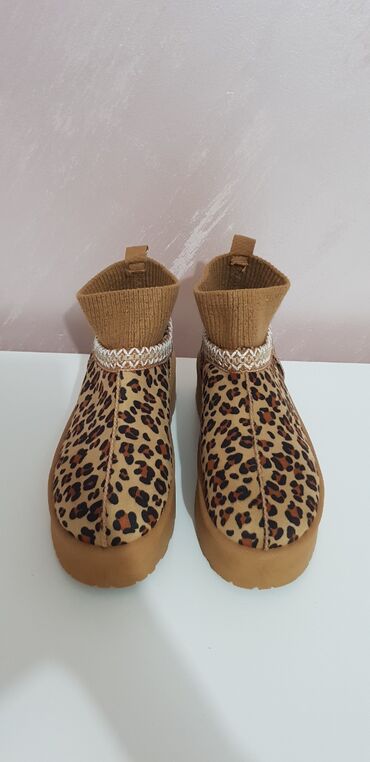 Čizme: Čizme, 40 — 4