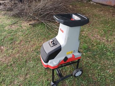 Baštenski alati i oprema: Izuzetna seckalica - drobilica za granje. Radi odlično, vrlo malo je — 1