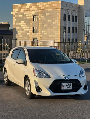 Toyota: Toyota Prius: 2015 г., 1.5 л, Вариатор, Гибрид, Хэтчбэк