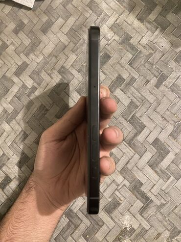 Apple iPhone: IPhone 16 Pro, 256 GB, Qara, Barmaq izi, Face ID, Simsiz şarj — 8